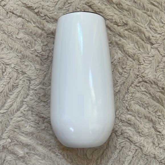 T-Mobile tumbler with plastic lid, with with T logo in pride colors, NWT - Picture 11 of 16